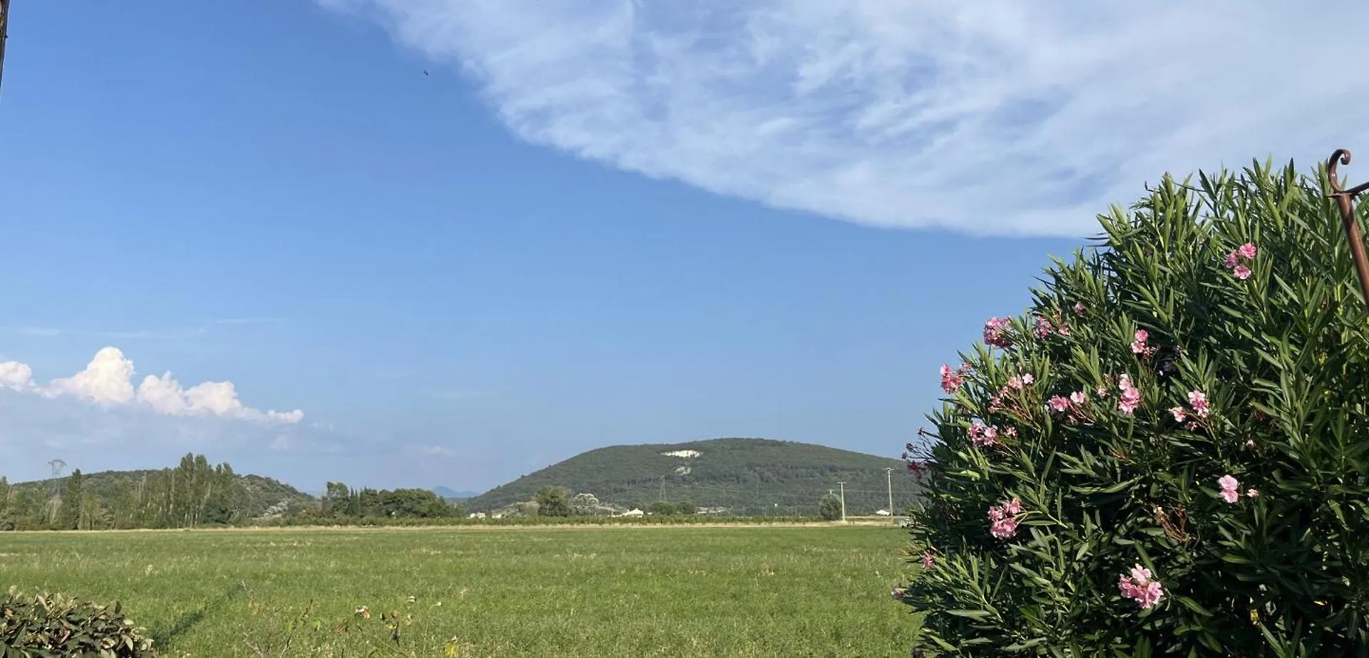 Maison En Pleine Campagne Avec Piscine 몽뗄리마